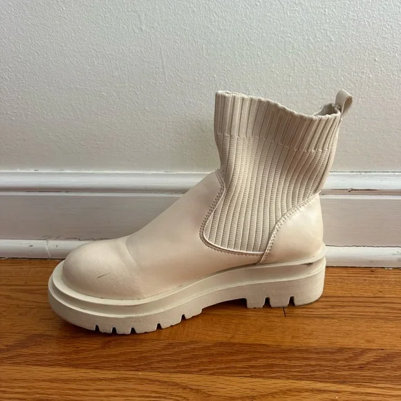 SHEIN Off-White Ankle Booties - Picture 5 of 9